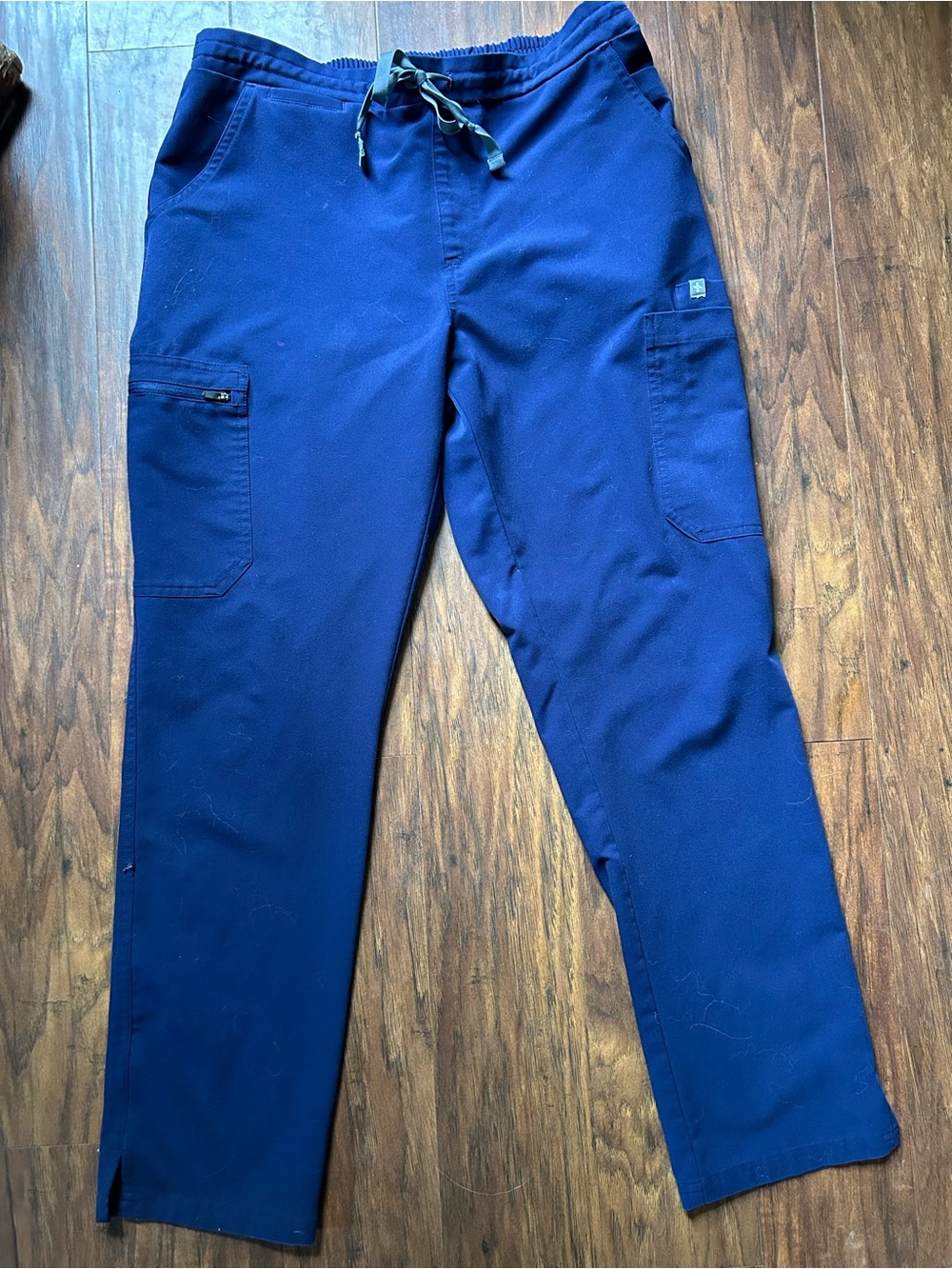 Figs Women’s Deep Blue Livingston Scrub Pants size Medium